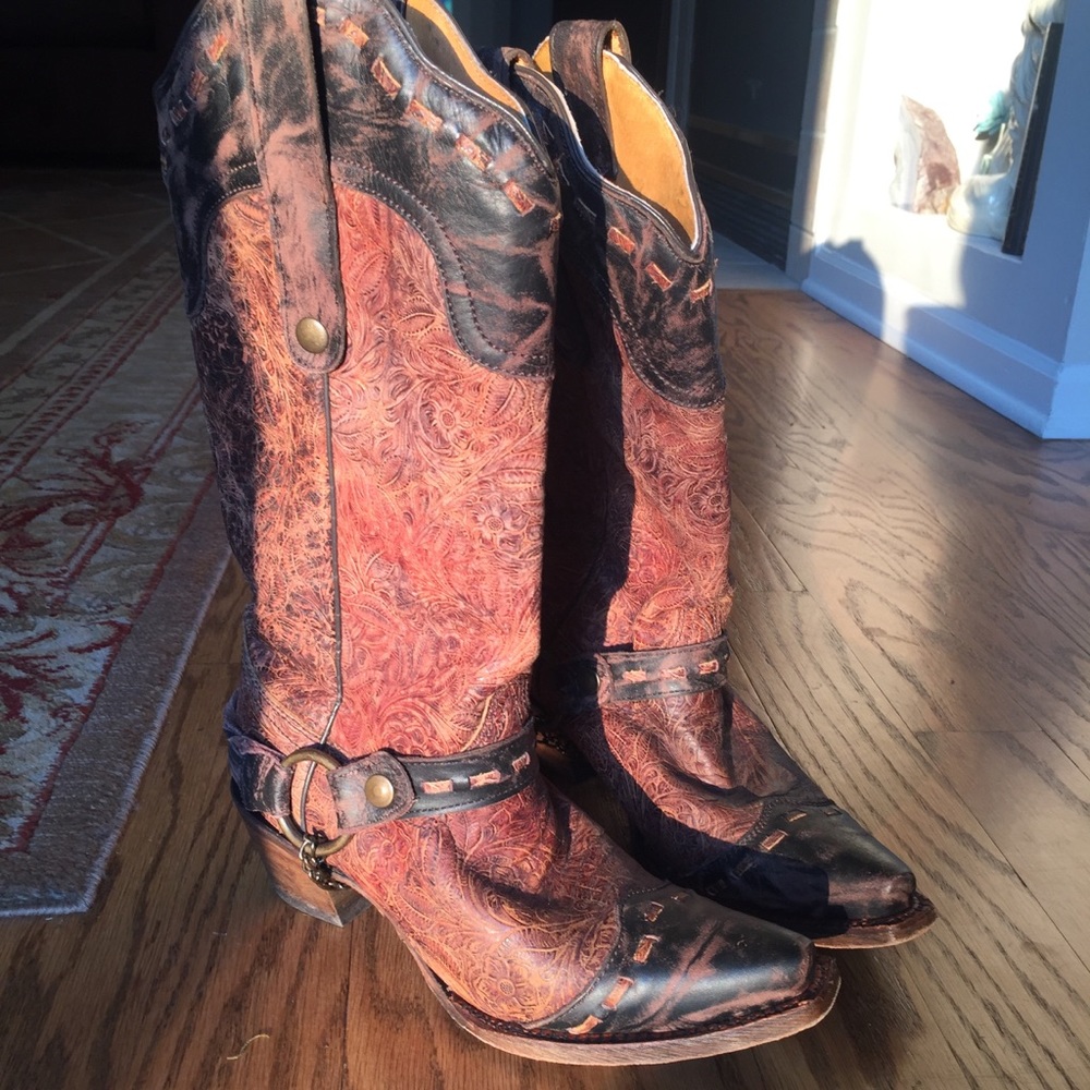 Make an offer :) Genuine leather boots 7